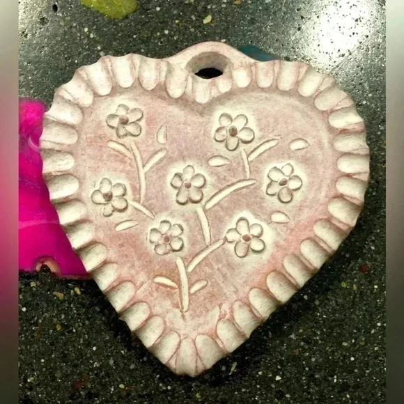 Retired 2004 forget me not flower heart Isabel bloom statue decor - Picture 3 of 3